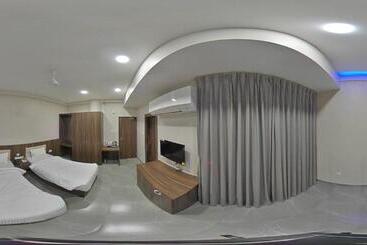 Tathastu Hotels & Banquet Hall