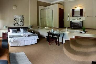 Bed and Breakfast 23 On Riverside