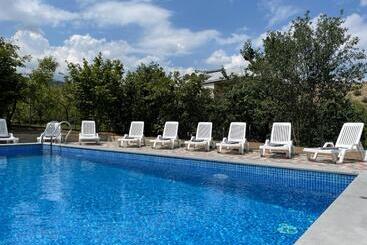 تختخواب و صبحانه Kamar Hotel Ijevan