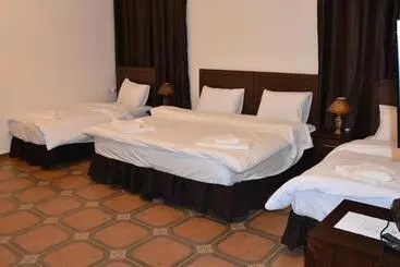تختخواب و صبحانه Orient