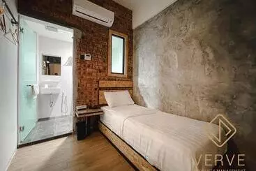 Hotel Brick Box