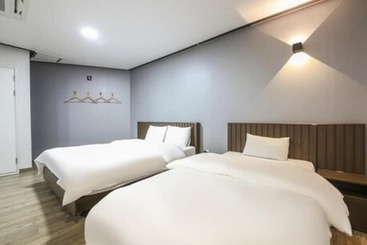 Namwon Sanriji Hotel Pension
