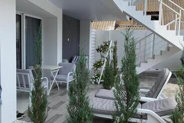 ユースホステル Zigzag