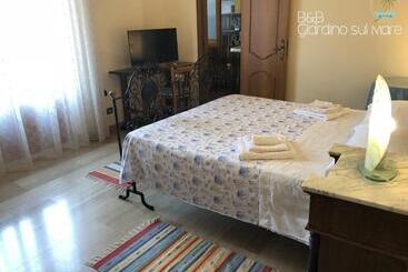 Bed and Breakfast Giardino Sul Mare