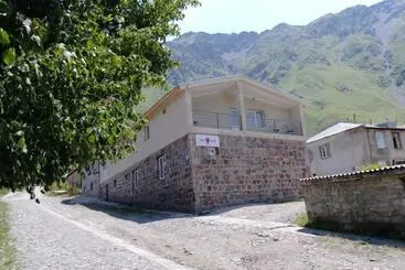 پانسیون Guest House Qubi