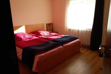 膳宿费 Guest House Qubi