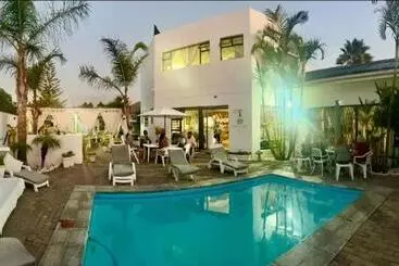 ベッドアンドブレックファースト Au Plais De Langebaan At Palm Tree Villa