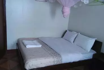 تختخواب و صبحانه Lucia Villas Mbale