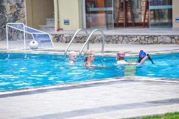 The Youth Hostel It S A Youth Fame