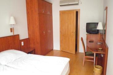 住宿加早餐  Gründner Vendégház