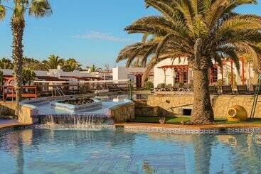 Bungalows Castillo Club Lake