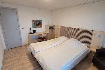 בית מלון כפרי Feriecenter Bornholm Aps