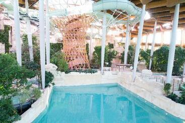 هتل Center Parcs Villages Nature Paris