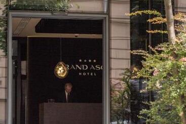 בית מלון כפרי Grand Ascot