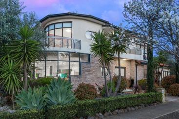 דירות לתיירים Villa De Marseilles  Melbourne