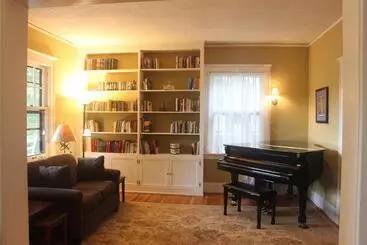 Brown Street Inn Bed And Breakfast