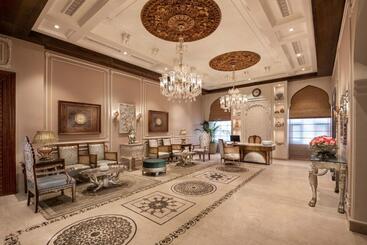 Hotel Noormahal Palace