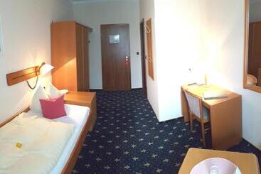 Отель Vier Linden