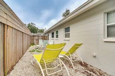 Landhus Largo Duplex W/ Patio, Near Beaches & Dining!