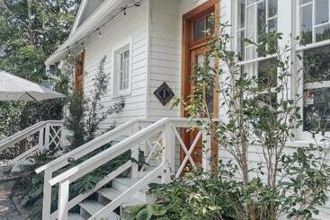 Bed & Breakfast Guesthouse On Girod