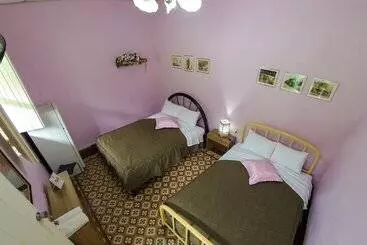 Majatalo Hostal Familia Rivalta