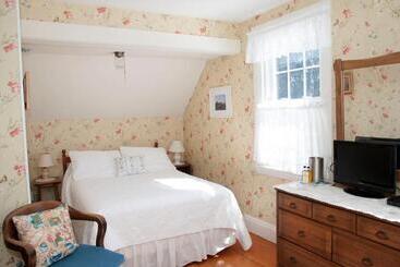 Bed and Breakfast Candlebay Inn