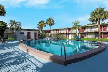 Hotelli Hometowne Studios By Red Roof Vero Beach   I 95