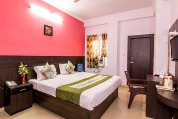 Capital O Hotel Shantila Inn