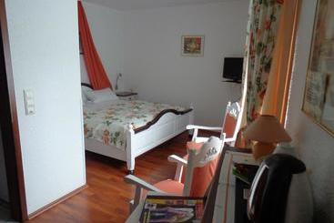 בית מלון כפרי Zur Lohe