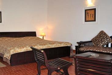 אתר נופש Neelesh Inn  A Luxury Lake View Hotel  20 Kms From Nainital