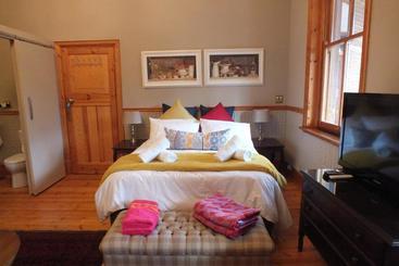 تختخواب و صبحانه De Avond Rust