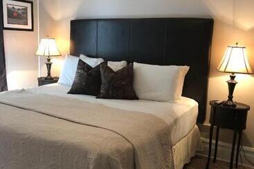 تختخواب و صبحانه Garza