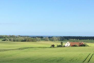 تختخواب و صبحانه Gården Mellan Slotten