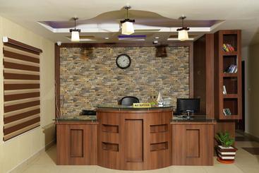 Hotel Evershine Residency