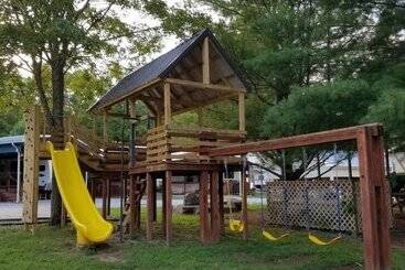 فندق Timber Pointe Resort