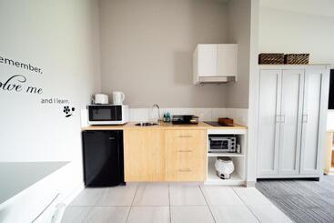 מוטל Lakeview Hideaway