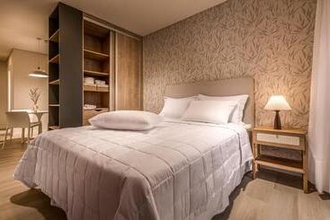 Aparthotel Houze Stay & Residences By Ava