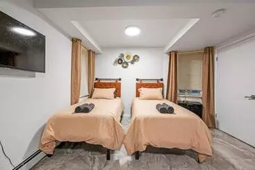 هتل Active Central Park East 3bedrooms 2 Bathrooms 1700 Sf