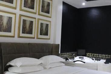 هتل Muse Boutique