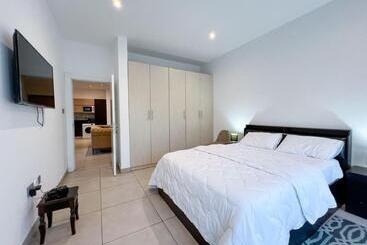 ホテル Zan Estates & Decor