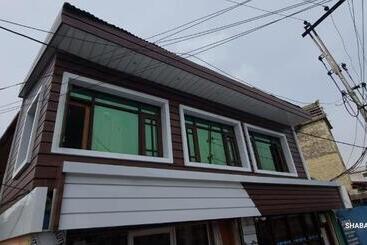 Pensionat Sky Fall Guest House