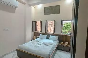 ペンション The Pink Nest   Backpackers Abode