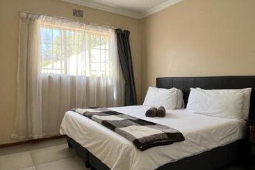 Aamiaismajoitus (B&B) 298 On 34th