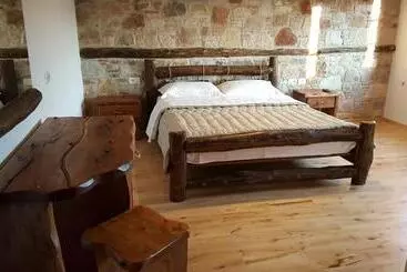 هتل Bujtina Ollga