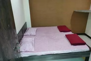 Goroomgo Hotel Kailash Kuti Guest House Ujjain Near Shri Ram Ghat