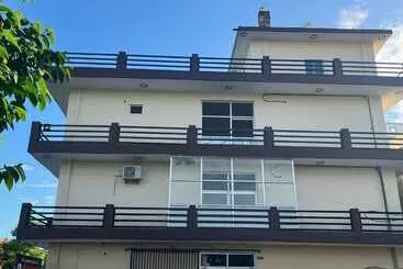 Hotel Goroomgo Shree Raj Homestay Ayodhya