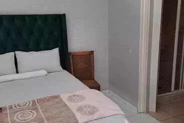 Pension  Randhart Guesthouse