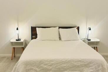 펜션 Waterfront Basement Unit Near Mgm