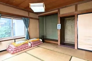 Majatalo 北アルプスの麓一軒家シェアハウスの中にある和室宿