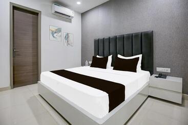 Отель Oyo Saffron